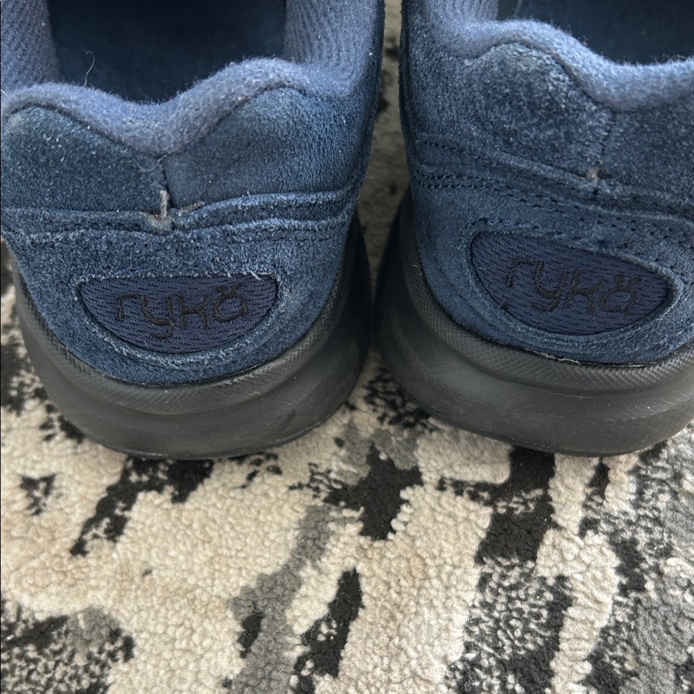 Ryka Women's walking shoes size 7, Navy blue Suede upper laces Shoes - Picture 5 of 6